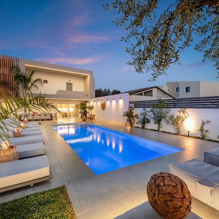 Hypnosis Beachside Villa With Private Heated Pool Georgioupoli Buitenkant foto