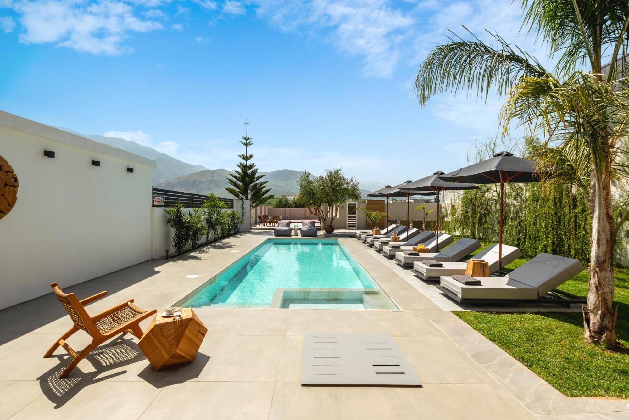Hypnosis Beachside Villa With Private Heated Pool Georgioupoli Buitenkant foto